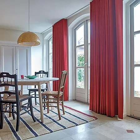 # Het Pauwennest Gasthof 's-Hertogenbosch (Den Bosch)