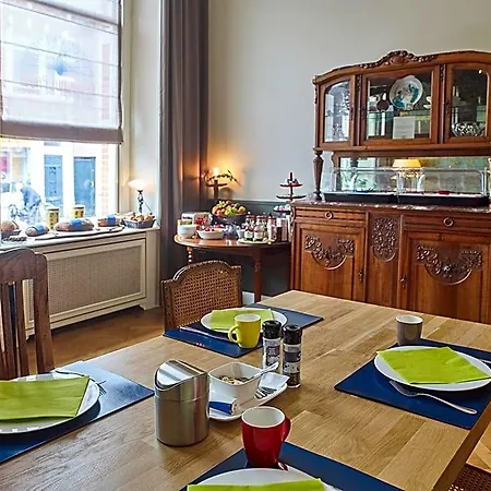 # Het Pauwennest 4*